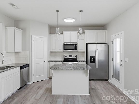 5th image of 224 Fesperman Cir