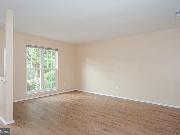 5th image of 7672 Stana Ct