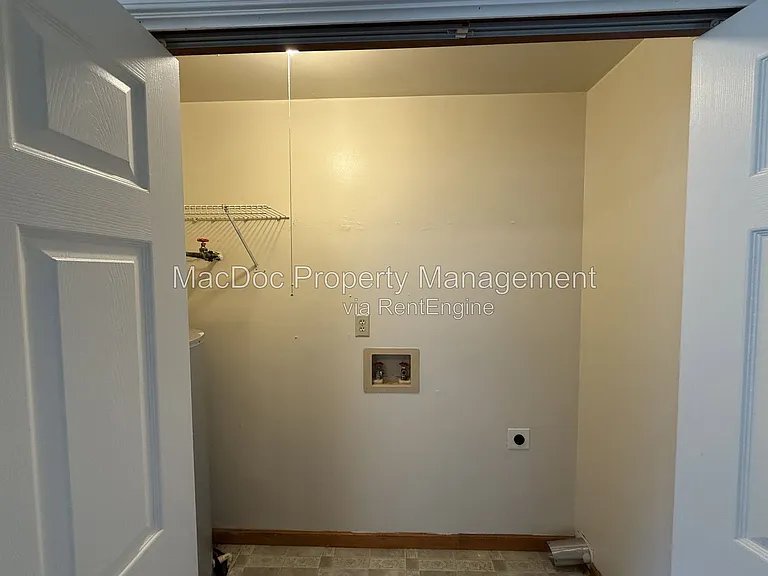 11001 Westminster Ct — Photo 7