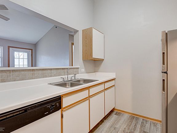 5th image of 310 Cunat Blvd APT 3D