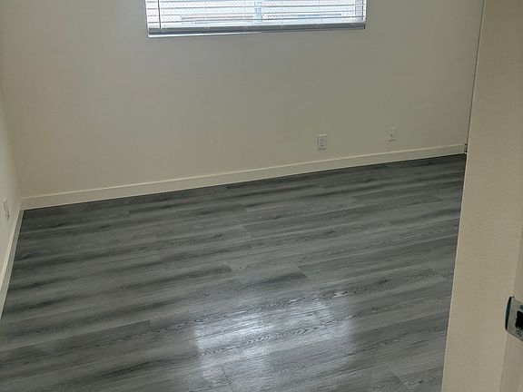 3rd image of 1305 E Carlton Dr #N