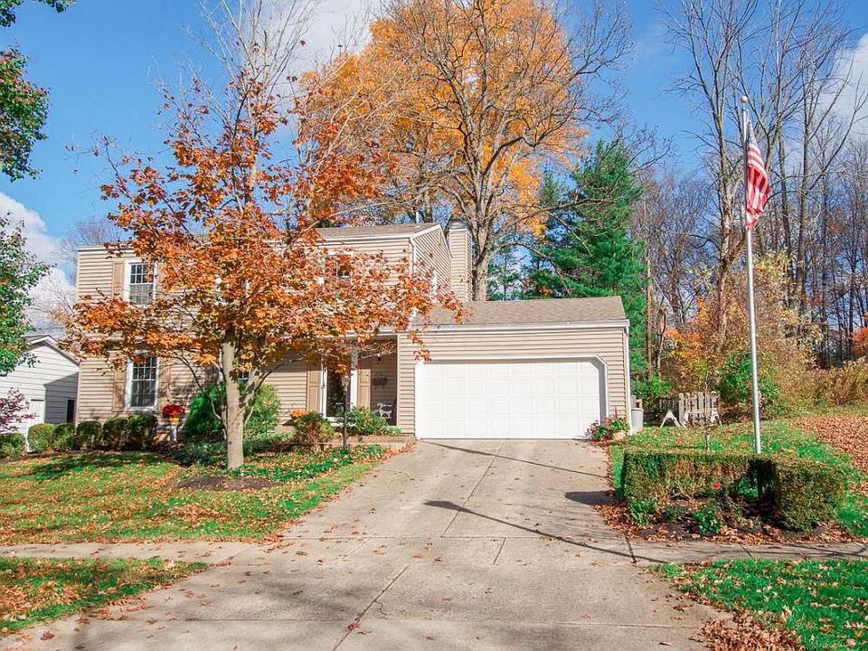 1st image of 390 Oak Hill Dr