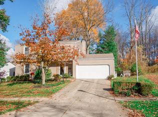 390 Oak Hill Dr, Westerville, OH 43081