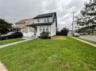 42 Emerson Pl, Valley Stream, NY 11580