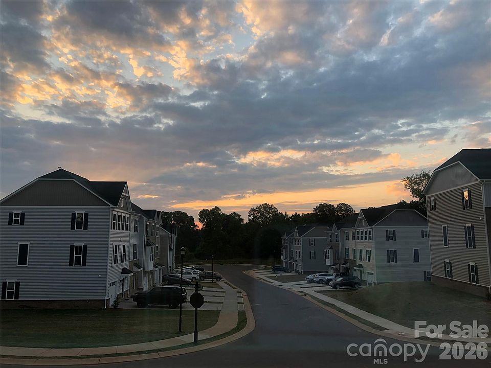 1st image of 2586 Grantham Place Dr