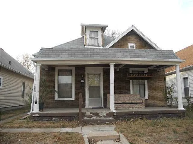 334 N Belleview Pl photo 1