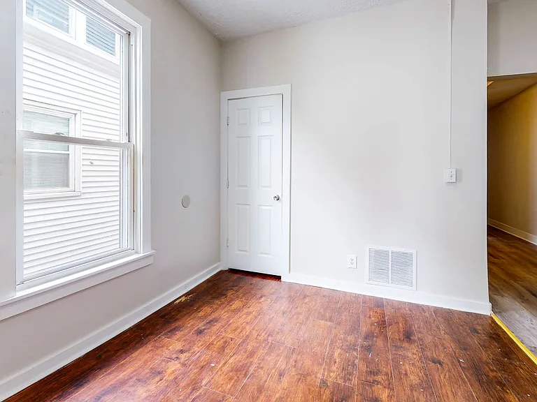 46-48 Henry St #2R — Photo 5