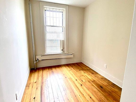 5th image of 437 1st St APT 4A