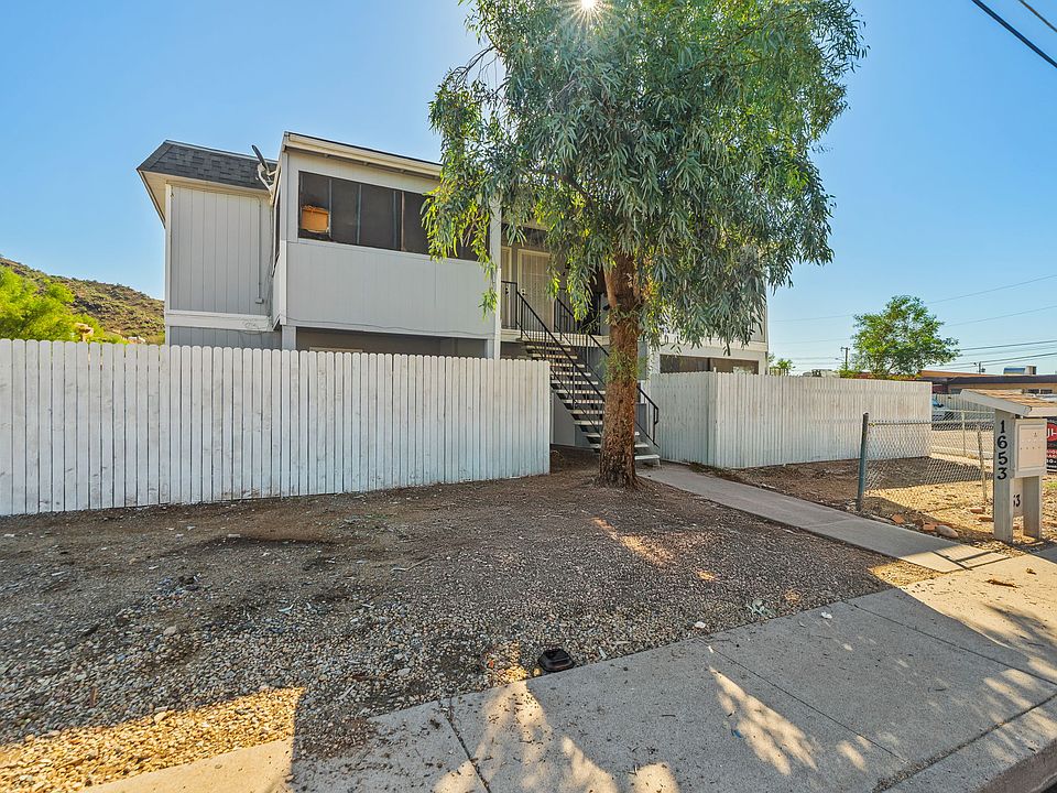 3-web-or-mls-1653 W Yucca St-29_10012025