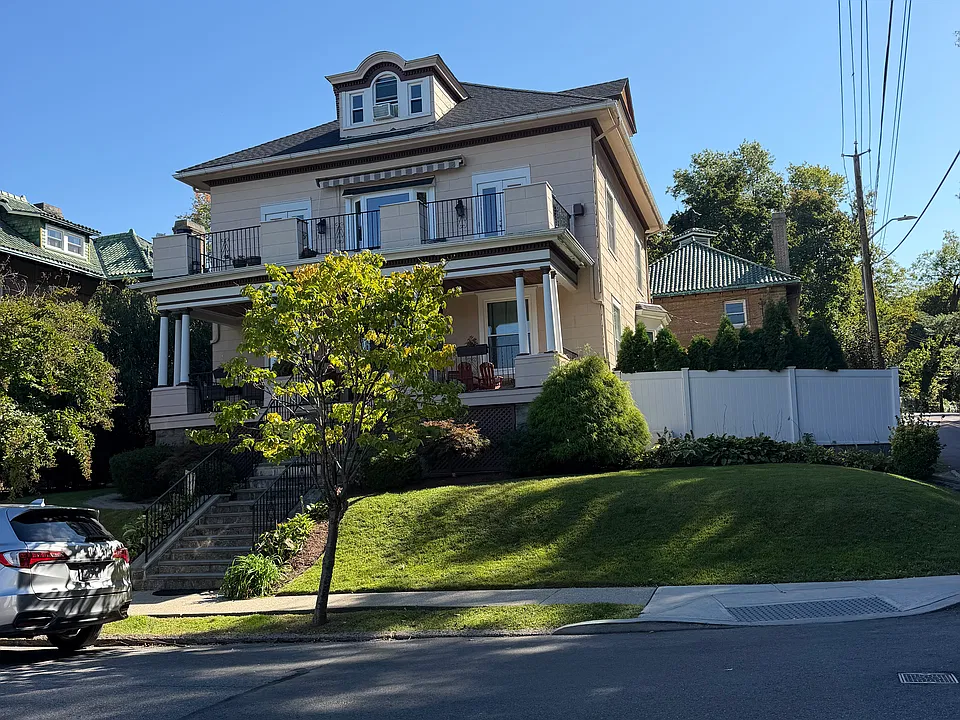 Sunnyside Dr
