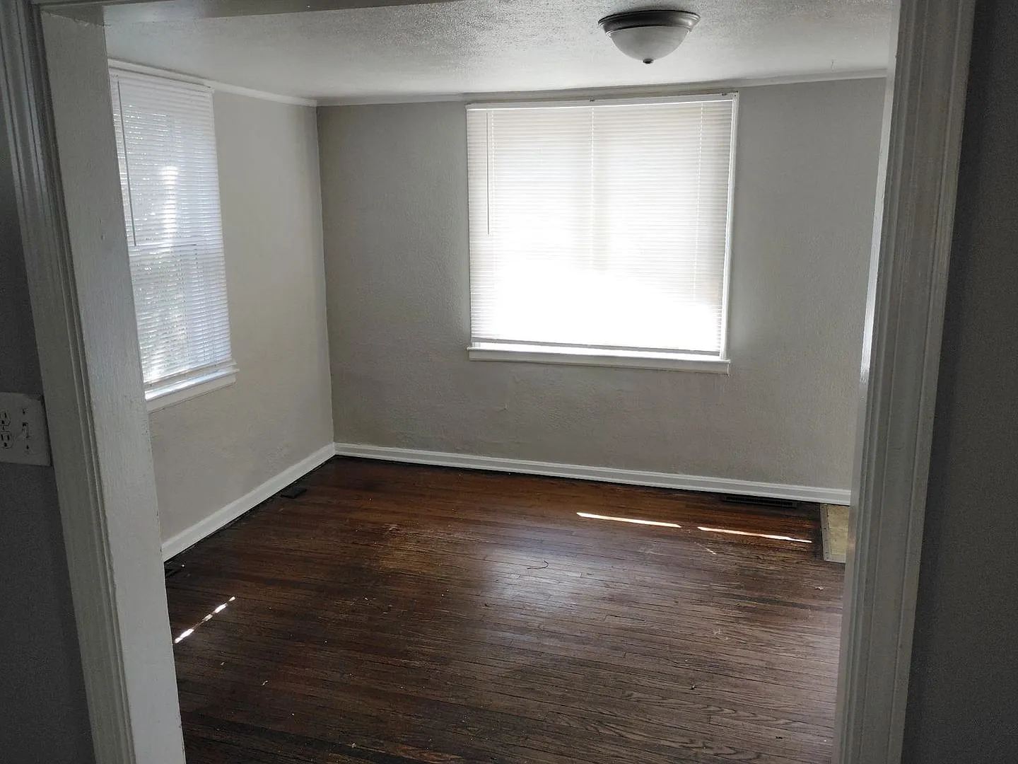 Mishawaka South Side Bungalo — Photo 2