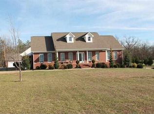 295 McKenzi Park Dr, Benton, KY 42025