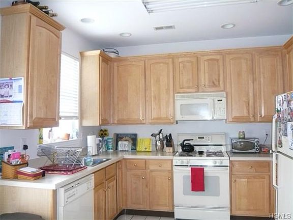 2nd image of 63 Meadow Ln