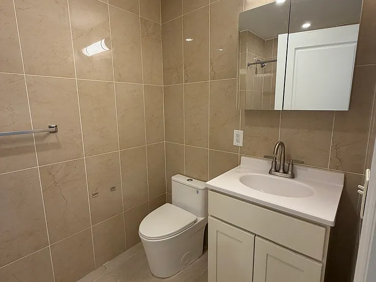 2075 Anthony Ave #404 — Photo 6