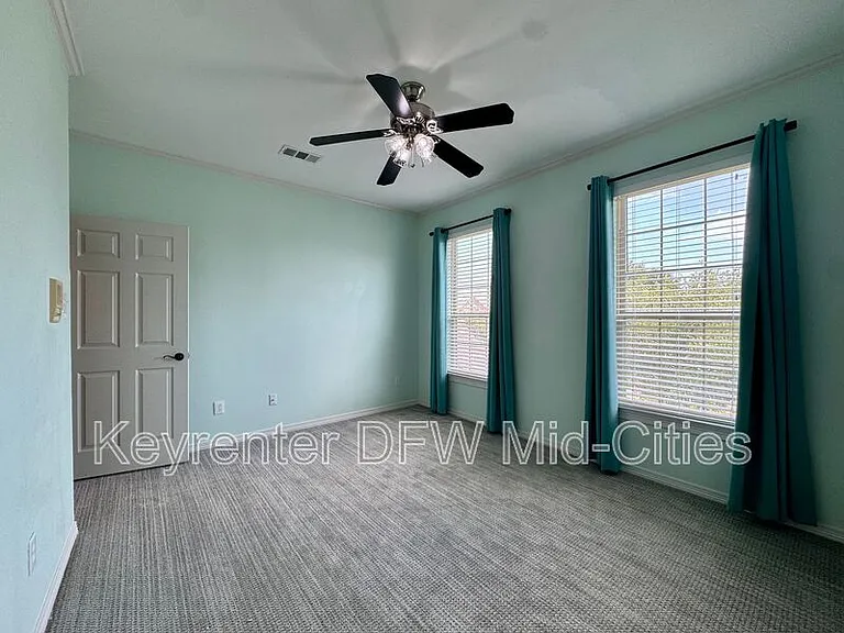2417 Creekside Cir S — Photo 36