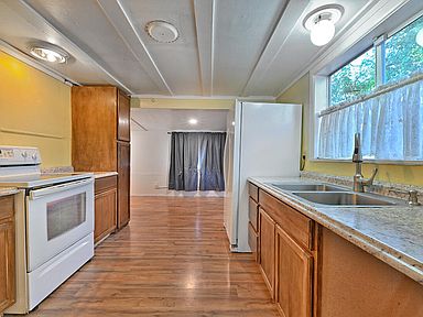 114 N 8th St Central Pt OR 97502 Zillow