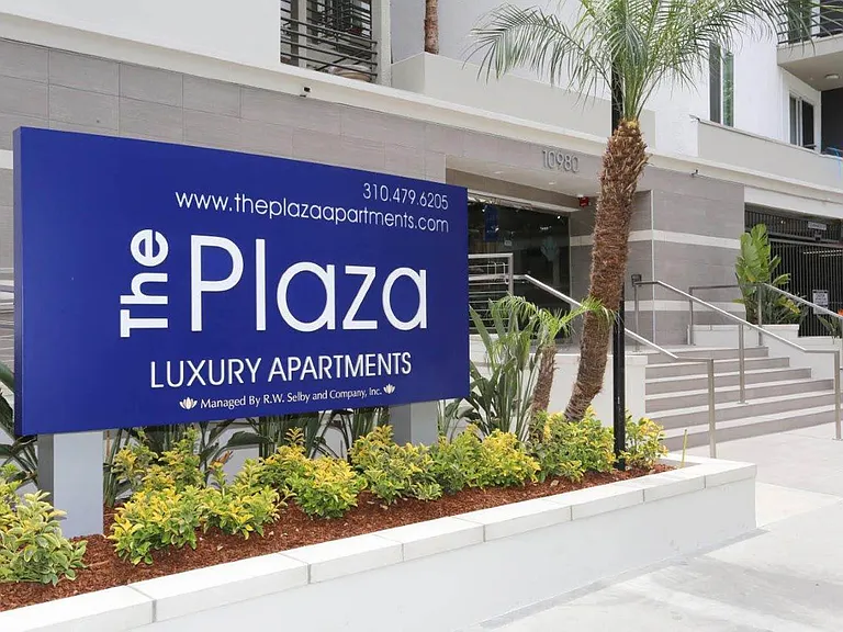 The Plaza Apartments — Photo 5