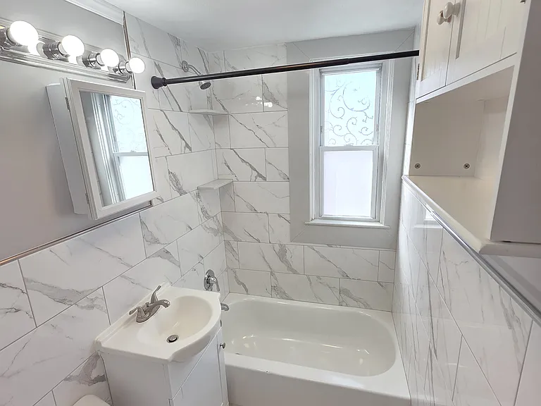 61 Magnolia St 2ndflr 2b/1b Updated! 1catok Laundry! Prkg Storage! — Photo 10