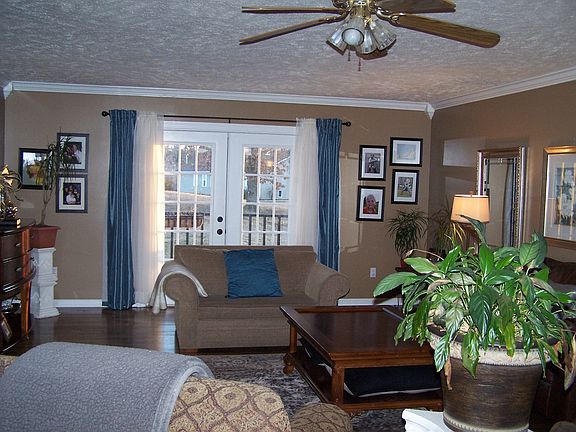 5th image of 11 Brittney Ln