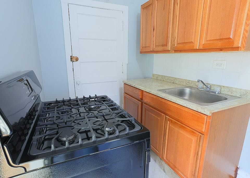 1st image of 4604 N Beacon St APT 2C