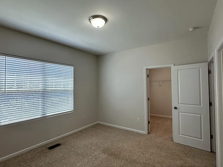 503 Panorama View Loop — Photo 29