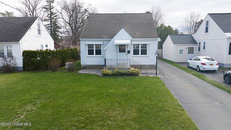 4th image of 1109 Paul Avenue