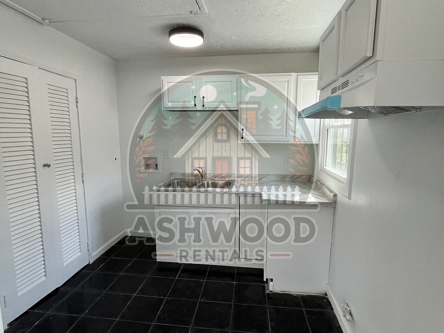4706 W Hillcrest Ave — Photo 4