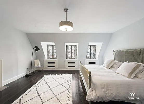 Rented by Warburg | media 12