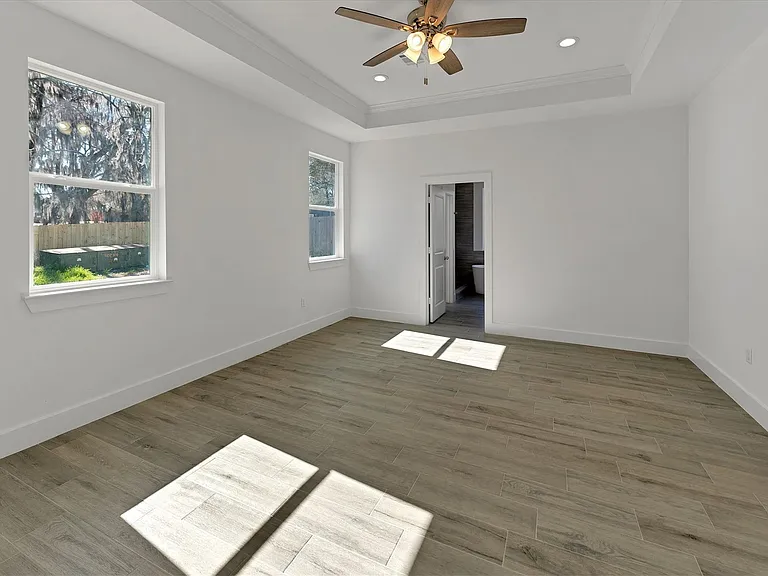 939 Lake View Dr — Photo 18