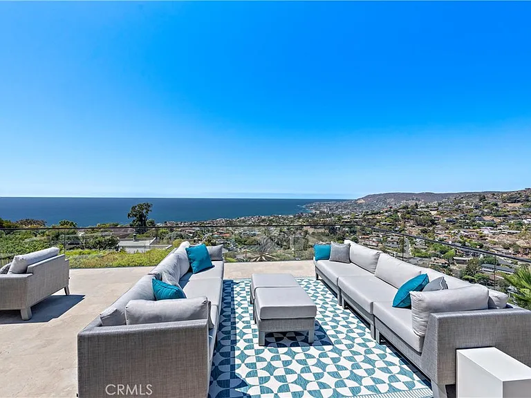 940 Summit Dr — Photo 34