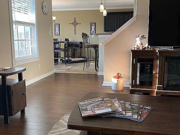 4th image of 434 Somerset Ct