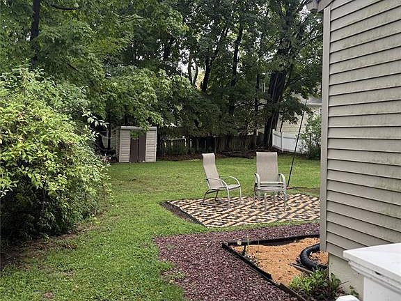 5th image of 409 Sheffield Rd