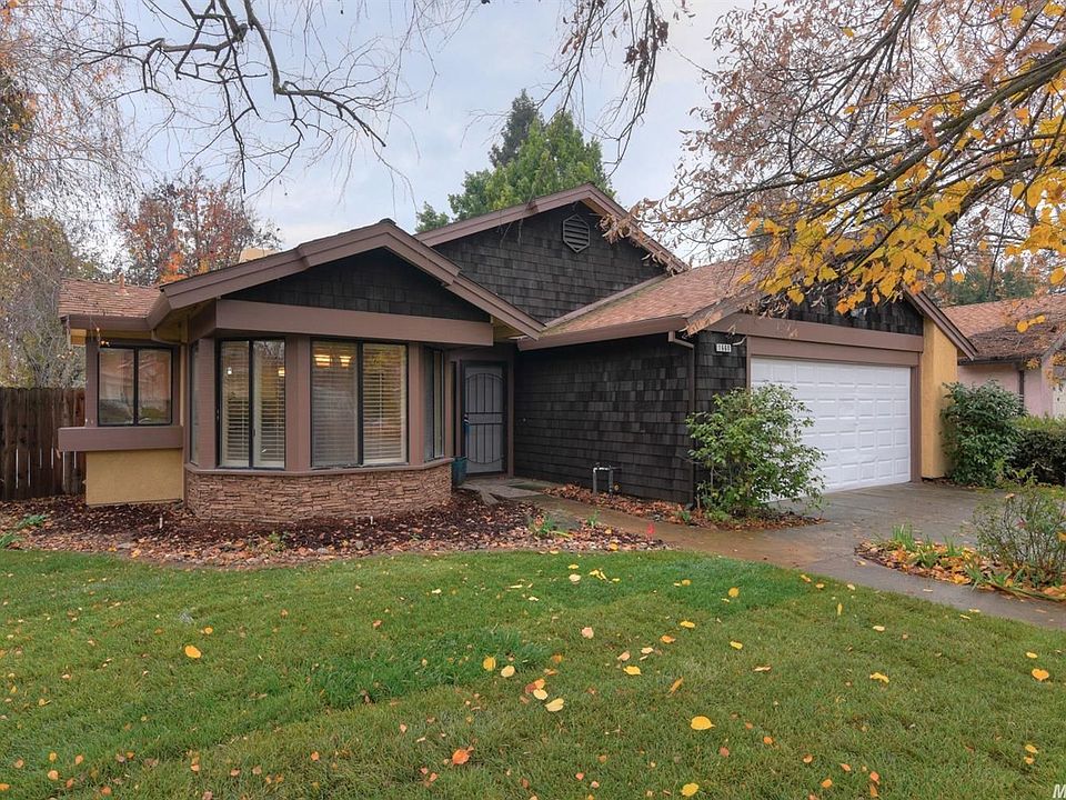1st image of 1660 Pebblewood Dr
