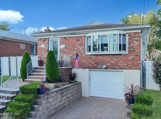 53 Ridgecrest Ave, Staten Island, NY 10312