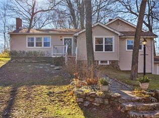 195 Woodland Rd, Guilford, CT 06437