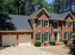 1040 Tullmore Dr, Roswell, GA 30075
