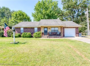 1409 Highway 96 SW, Lavaca, AR 72941