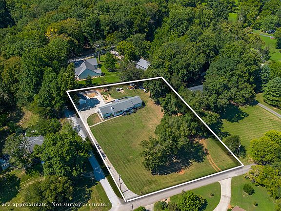 2nd image of 112 Mainsail Rd