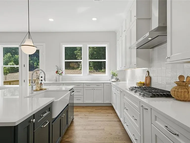 401 Oakleigh Ave — Photo 12