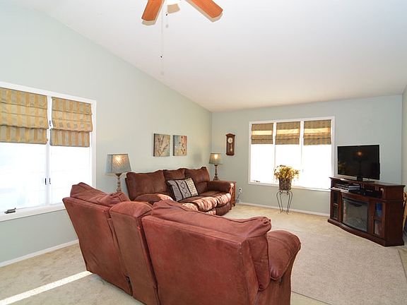 2nd image of 2855 Coventry Ln