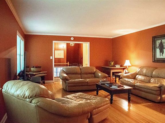 3rd image of 2701 Highland Dr NE