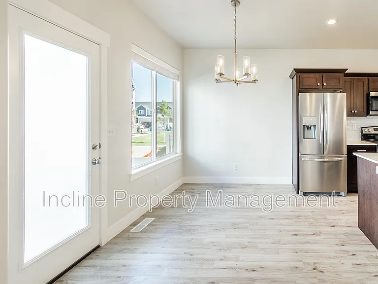 4863 W Spire Way — Photo 4