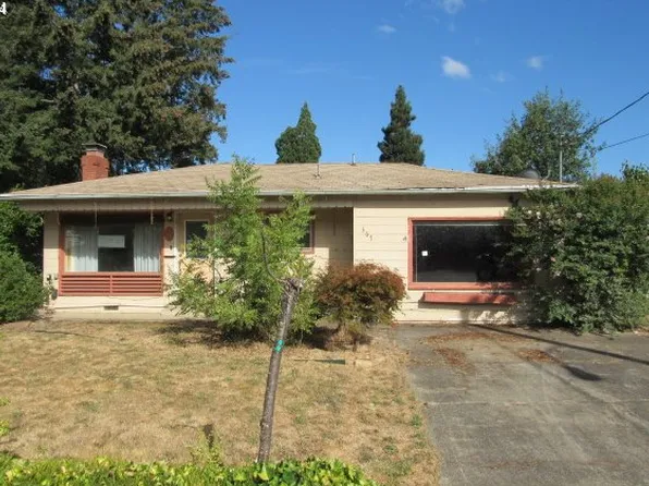 367 W Hazel St, Roseburg, OR 97471