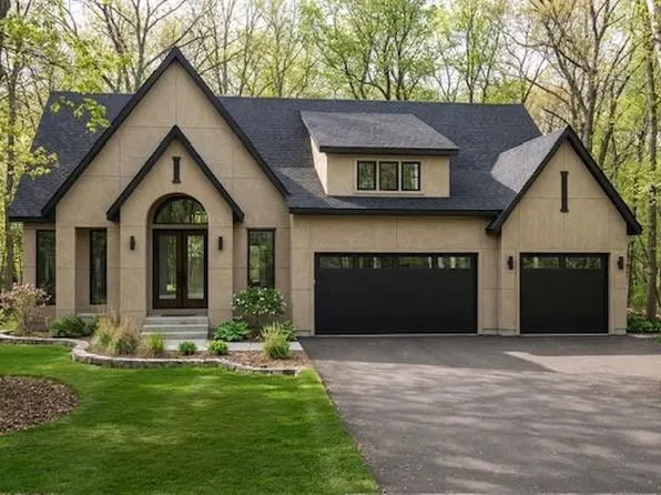 9215 Timberland Trl, Eden Prairie, MN 55347