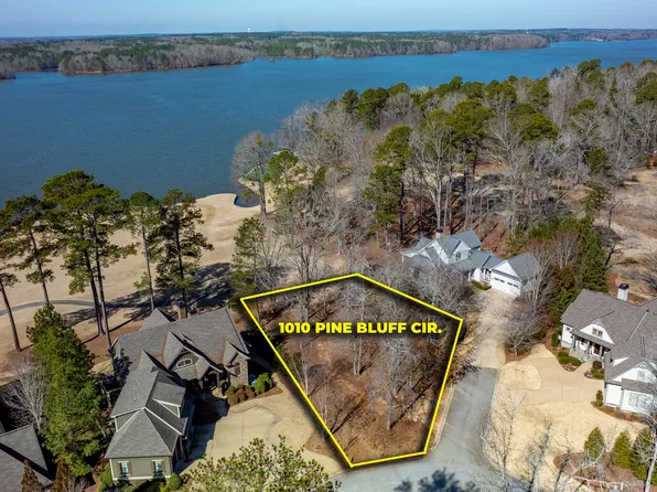 1010 Pine Bluff Cir, Greensboro, GA 30642