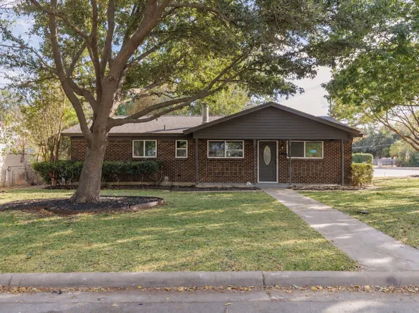 6700 Karen Dr, North Richland Hills, TX 76180