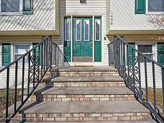 5th image of 1496 Pine Park Ave