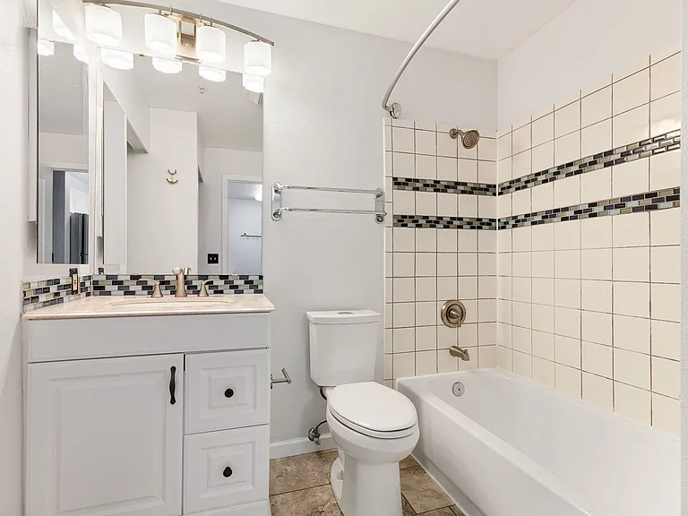 769 Hayes St #604 — Photo 14