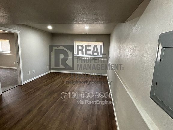 3rd image of 326 W Golden Eagle Way