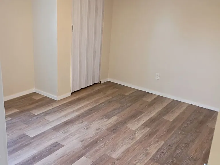 NE Spokane 2 bedroom apartment (Fresh paint and flooring) — Photo 13